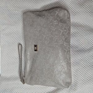 FERCHI TAUPE SUEDE WRISTLET
